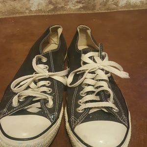 Mens low top converse *price drop*